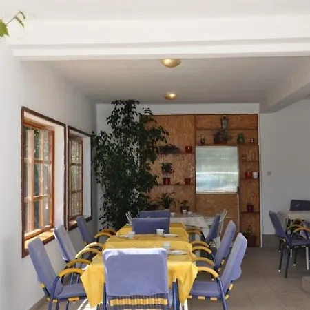 Gostinjska kuća In With Terrace, Air Conditioning, Wifi 3719-3 *