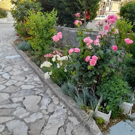 Gostinjska kuća In With Terrace, Air Conditioning, Wifi 3719-3