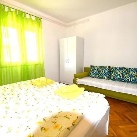 In With Terrace, Air Conditioning, Wifi 3719-3 * Lopar